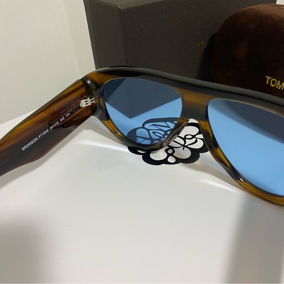 Tom Ford Sunglasses with Blue Lenses and Brown Frame - Picture 4 of 10